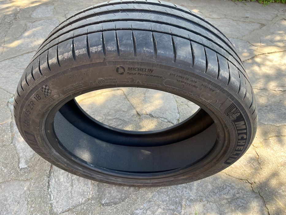 4 Летни Гуми Michelin Pilot Sport 4 (Мишелин Пилот Спорт 4) 235/45/18