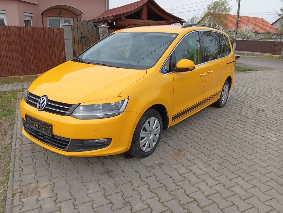 Vând Volskwagen Sharan recent adus