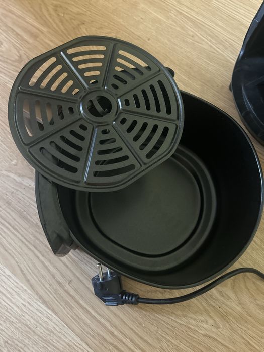 Air Fryer nou - friteuza cu aer cald
