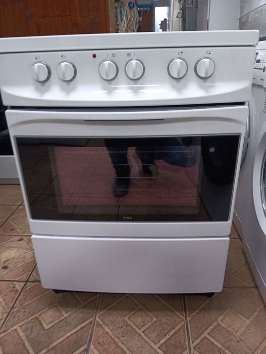 Свободно стояща печка с керамичен плот VOSS  2 години Гаранция!