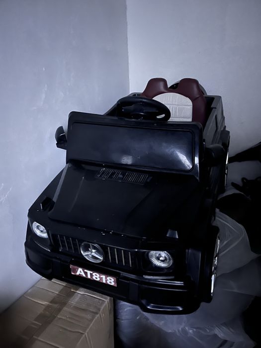 Продам машинку детскую