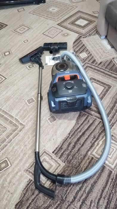 Продам пылесос мощный Artel