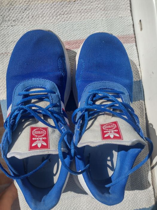 Маратонки Adidas номер 35