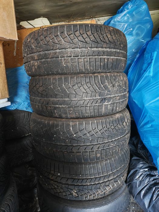 Зимни гуми 215/45R17