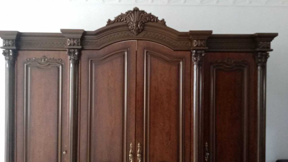 Ushbu mebellarni sotishga majbur boldim