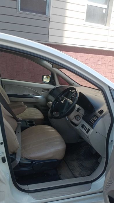 Срочно продам Mitsubisi grandis 2.4