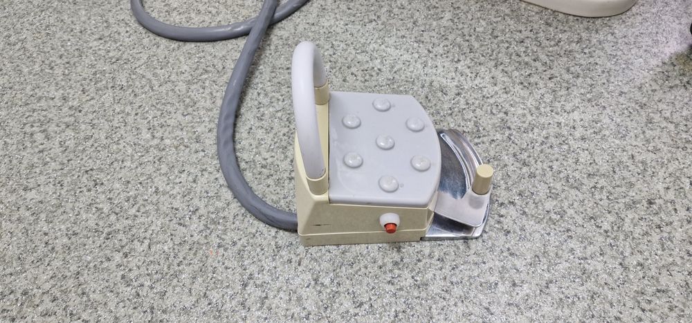 Vând unit dentar funcțional cu toate doc inclusiv contr de cumpărare