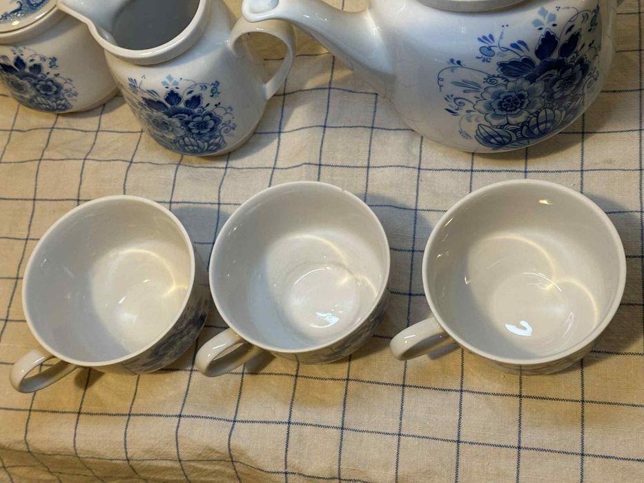 Порцеланов сервиз Китка