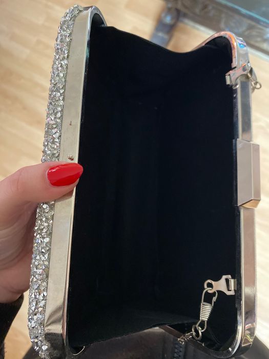 Официален дамски клъч