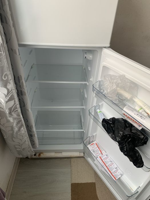 Бесплатно одам холодильник