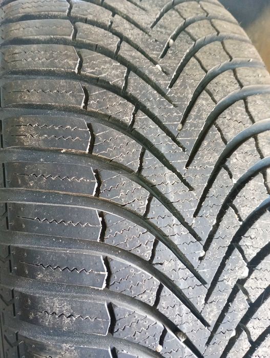 Продавам зимни гуми 235/50/20