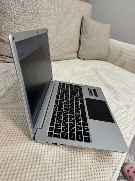 Ноутбук DEXP Atlas