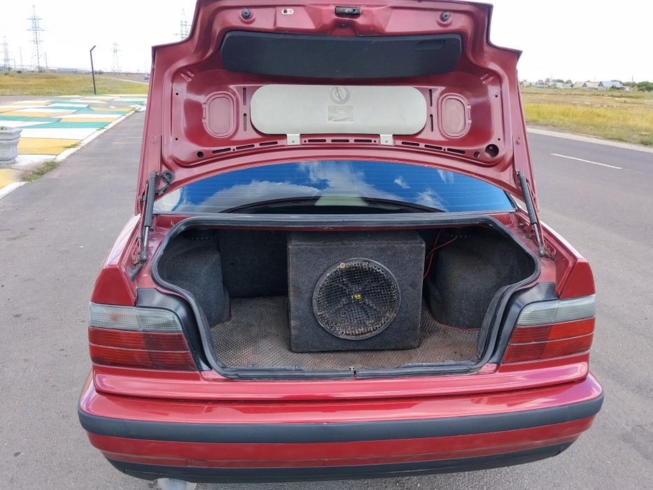 Продам BMW 318i автомат