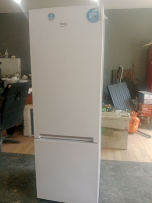Продам холодильник беко