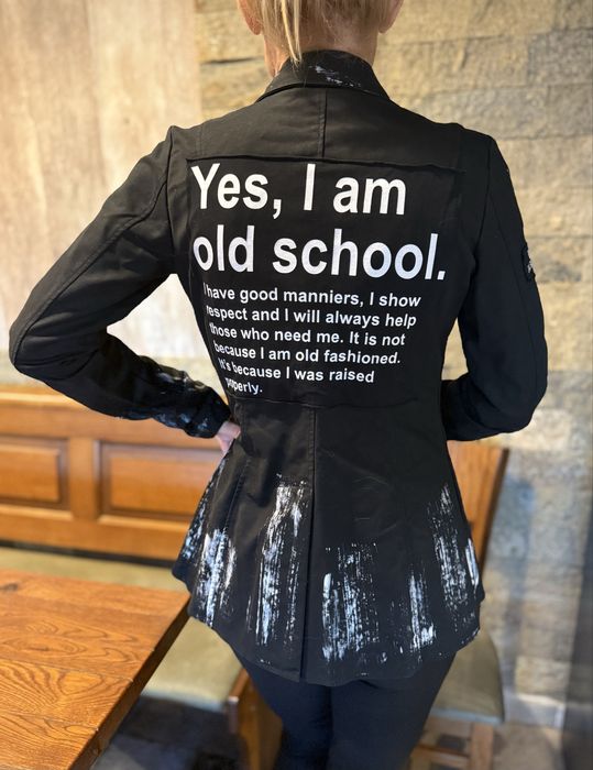 Дамско сако с надписи