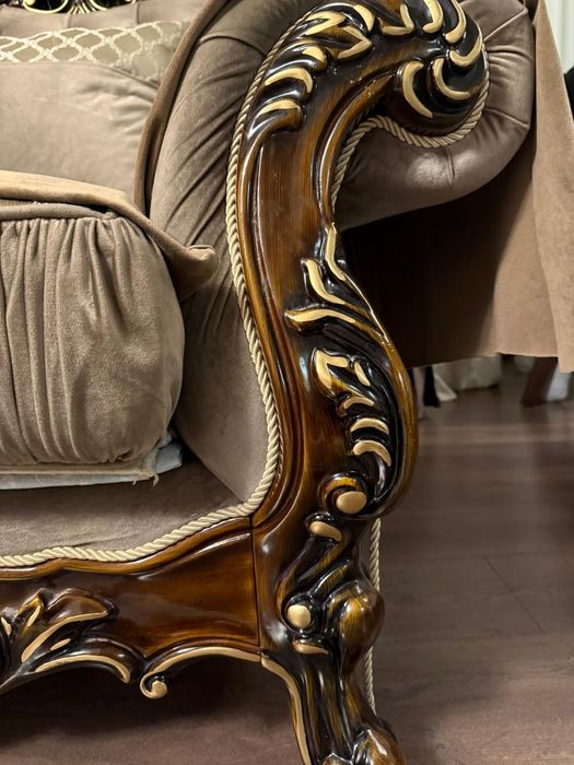 Продам  диван   и два кресла