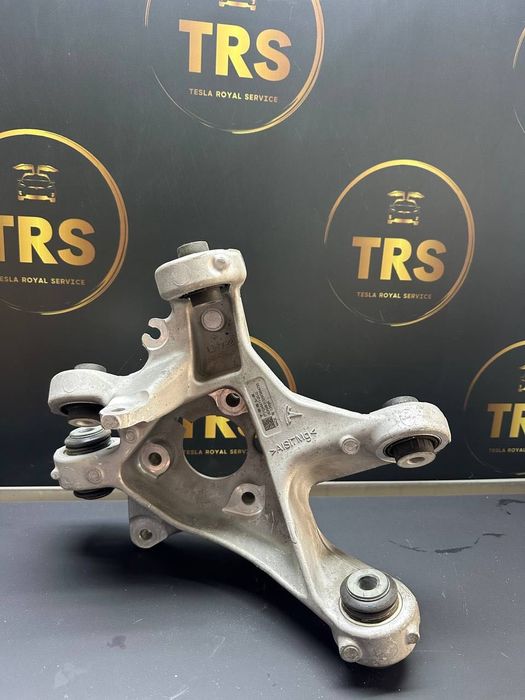 Продавам преден заден шенкел Tesla model 3SYX нови и второупотреба