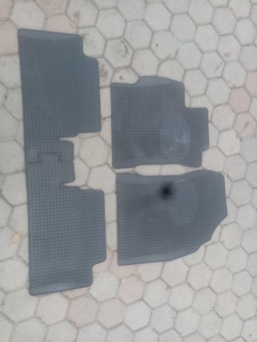 Полики на тойота королла 150