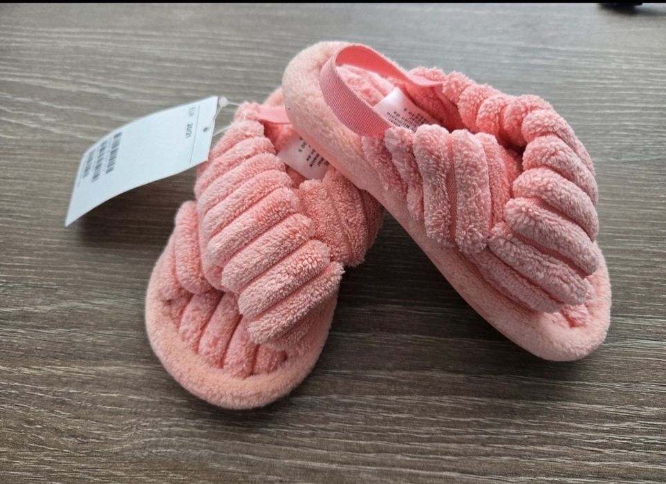 Papuci pufosi plaja marime 21