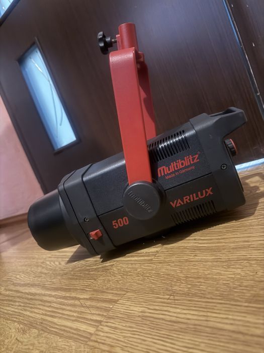 Срочно продам студийные фотоспышки