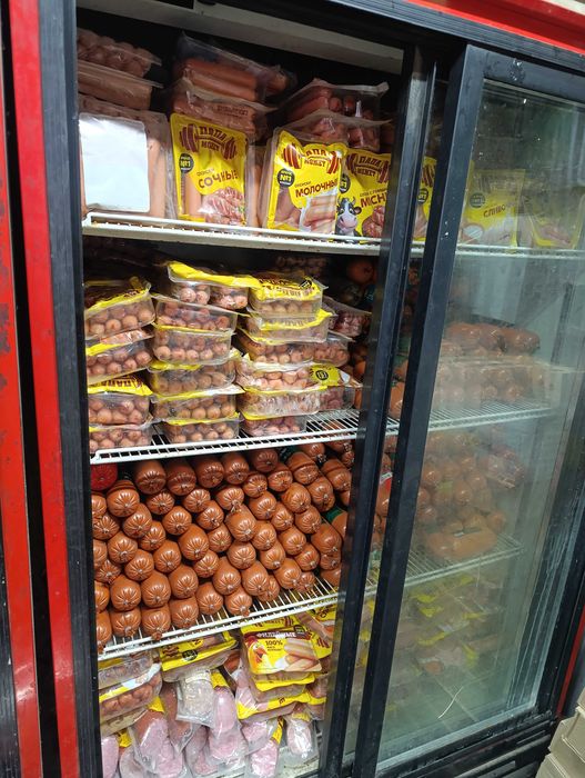 Колбасы сосиски.