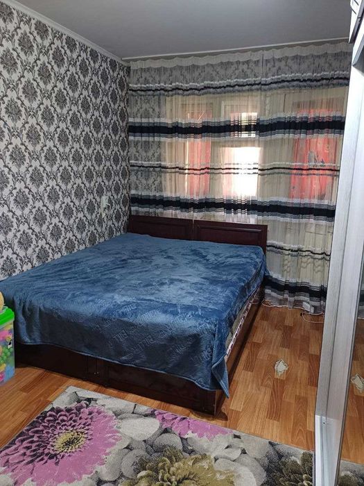 Продаётся квартира. 2-х комнатная переделанная на 3-х комнатную. 2/1/3