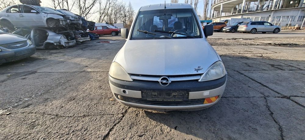 Dezmembrez Opel Combo C 1.6 B 2003