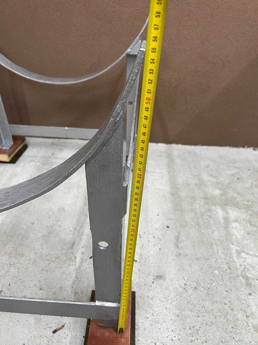 Метална стойка за буре