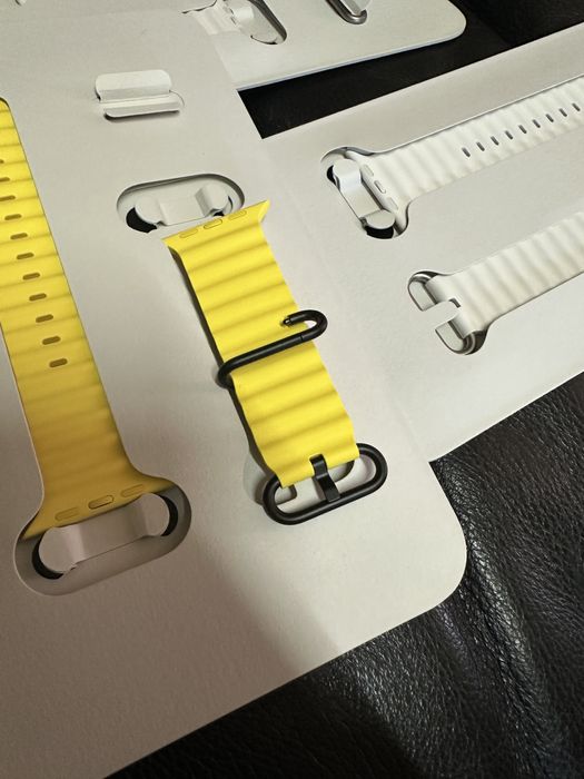 Original Ocean Band Galben si Alb cu catarame Negre Titanium UNICAT