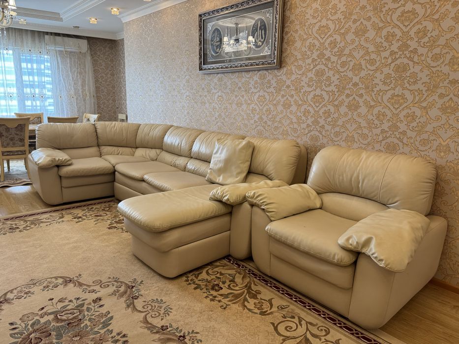 Кожаный немецкий диван 4 метр