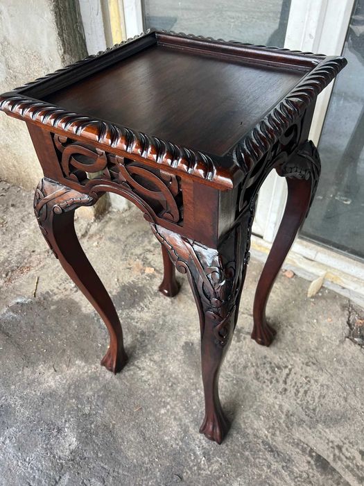 Piedestal Chippendale,recent reconditionat!