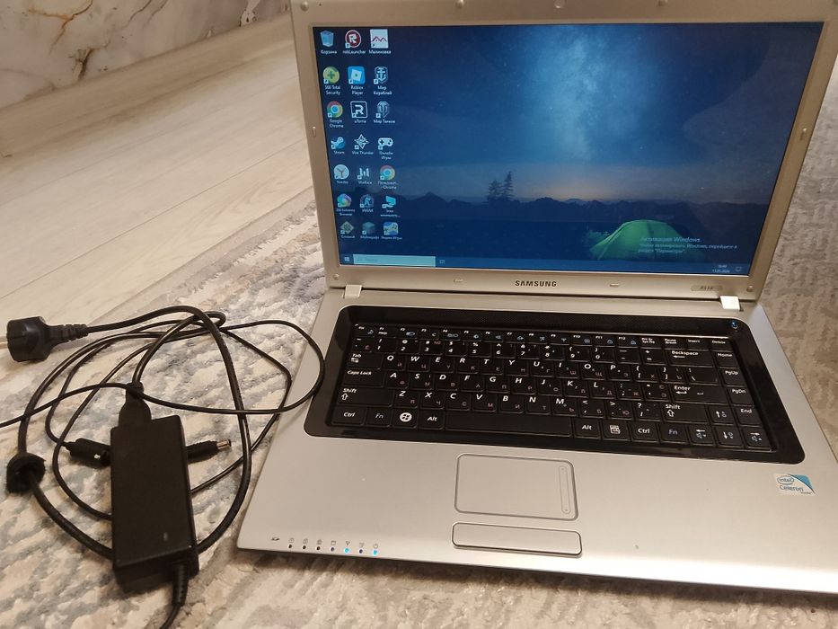 Ноутбук самсунг.   .