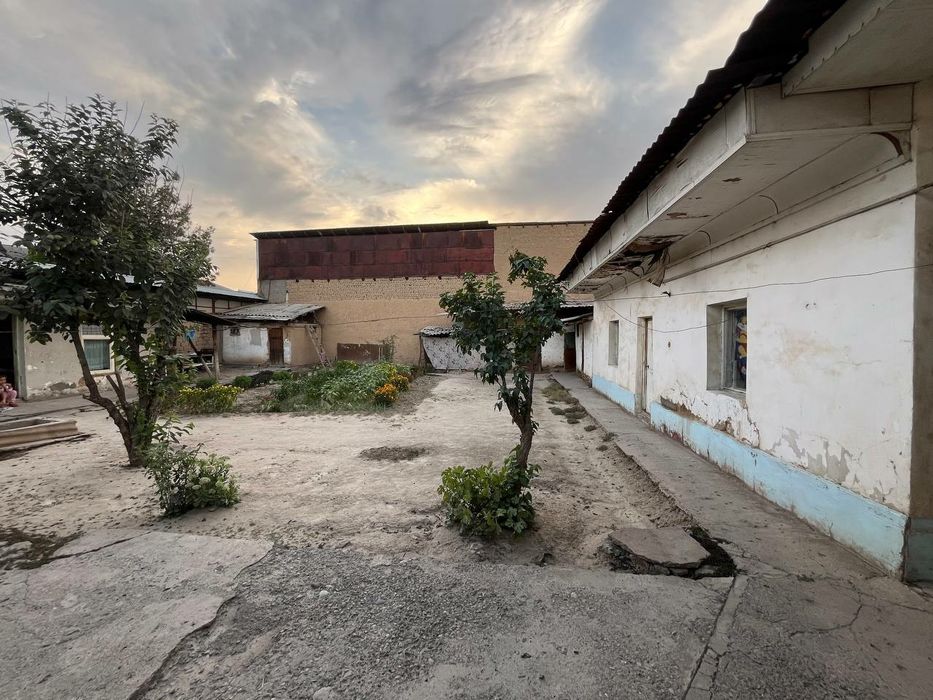 Yer sotiladi Oxunboboyevda