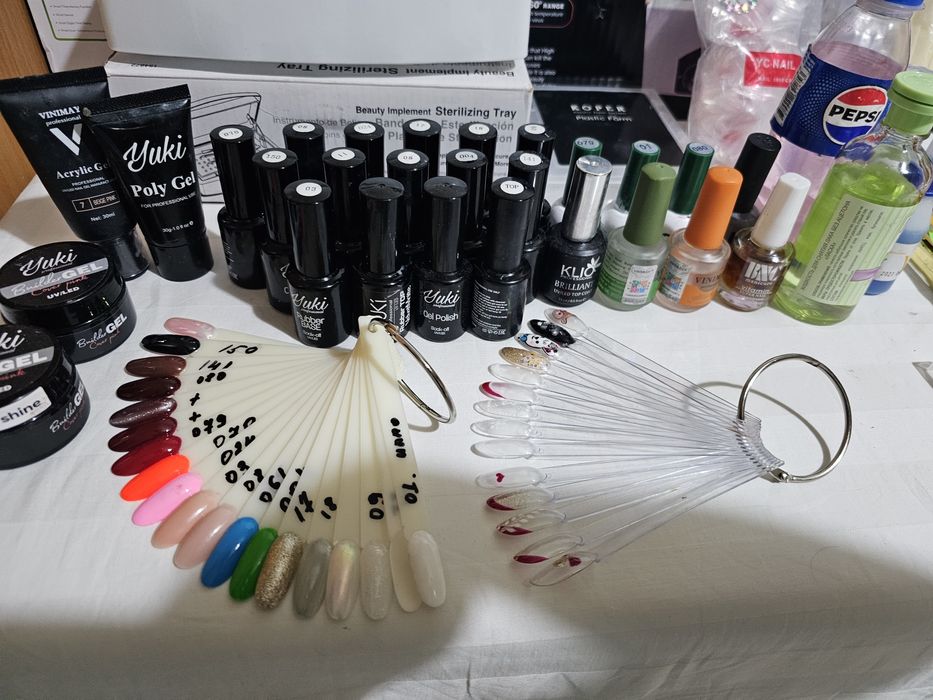 Маникюр и педикюр