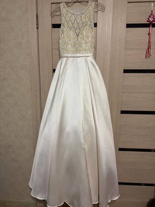 Платье вечернее размер 42-44