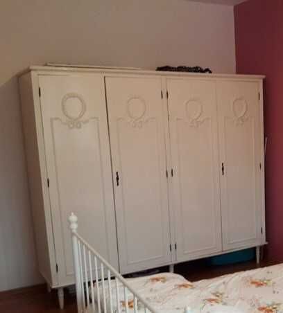 Vand dulap alb 190cm lungime, 60cm adancime, 180cm inaltime cu 4 usi si 1 noptiera