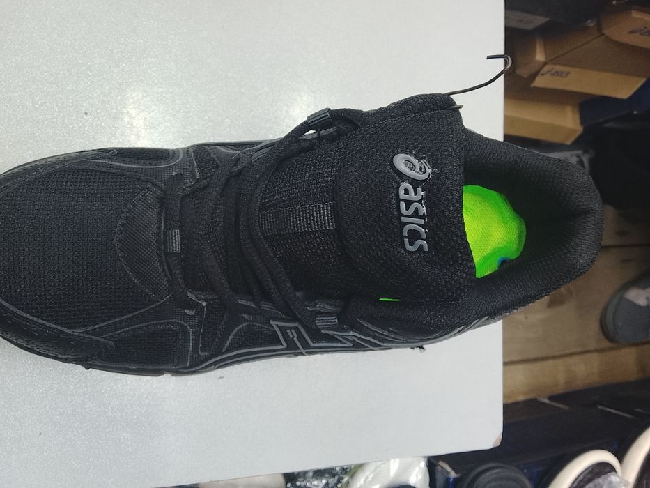 кросовки asics продам новые есть все размеры