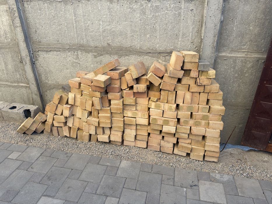 продам кирпичи жженный