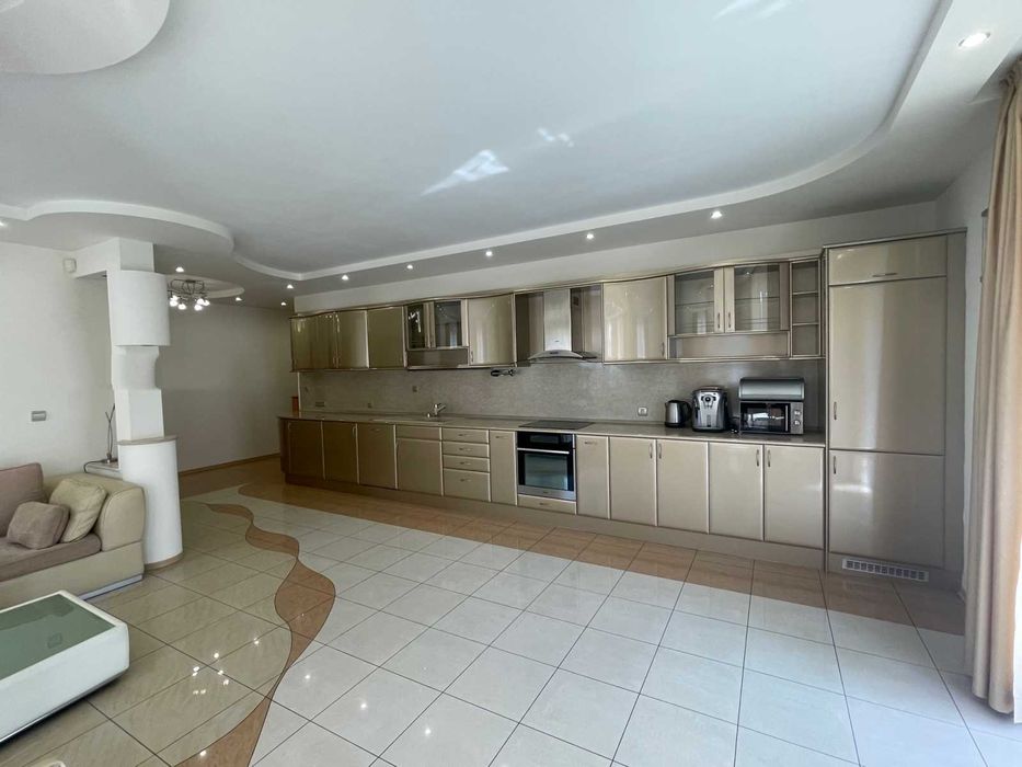 Дава се под наем Тристаен апартамент в София, Борово - 140 кв.м за 1000 € - Снимка #7