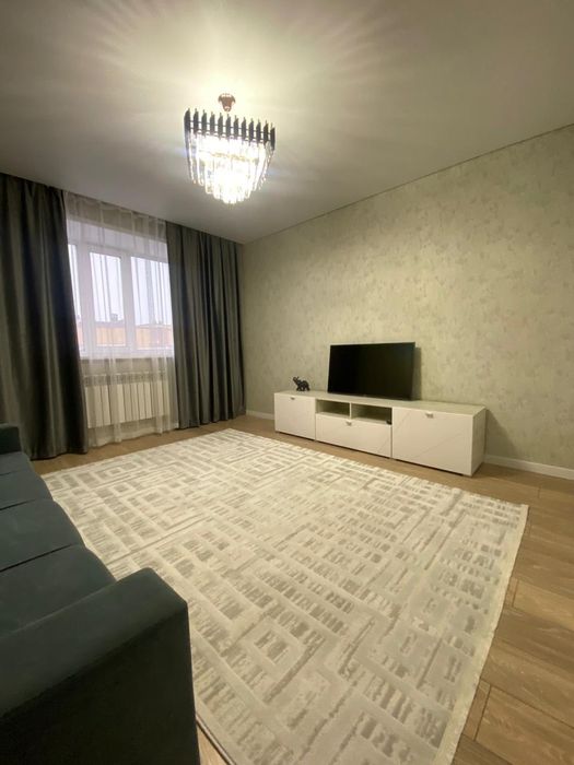 Продам 2 Ком квартиру в центре города