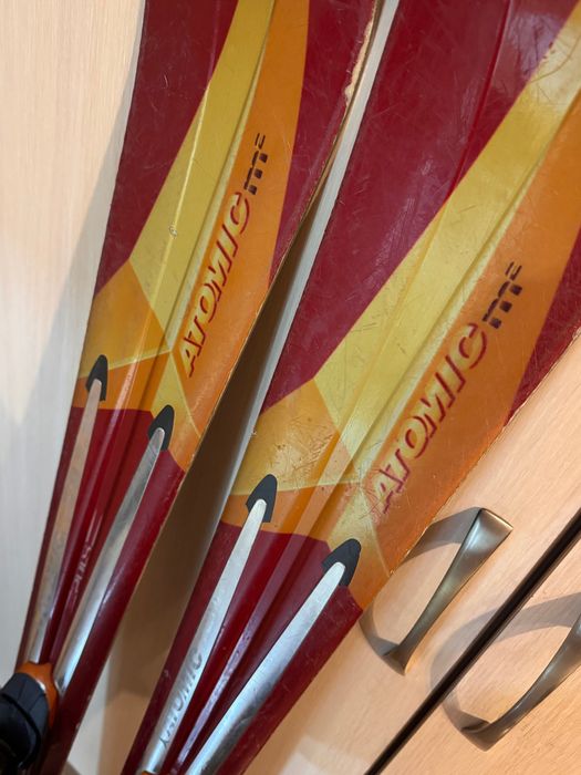 Продам лыжи Atomic мужские