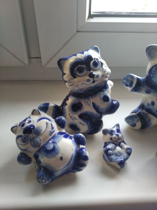 Фарфоровые  котята. Гжель.