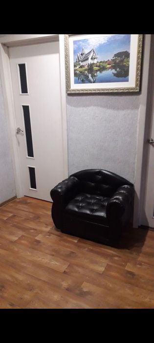 Продам квартиру 3-х комнатную