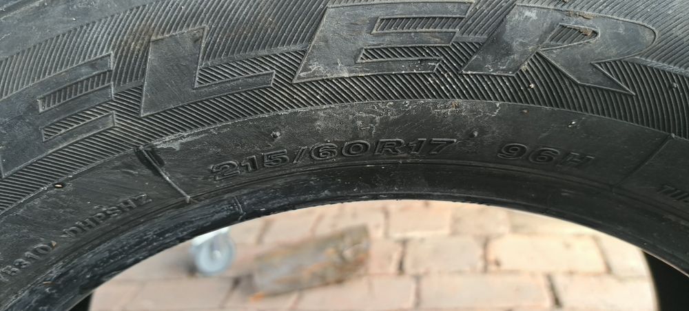 215/60/17 96h Bridgestone dot 2024