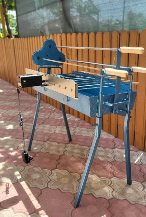 Gratar cu rotisor electric 220 v  si 12 v