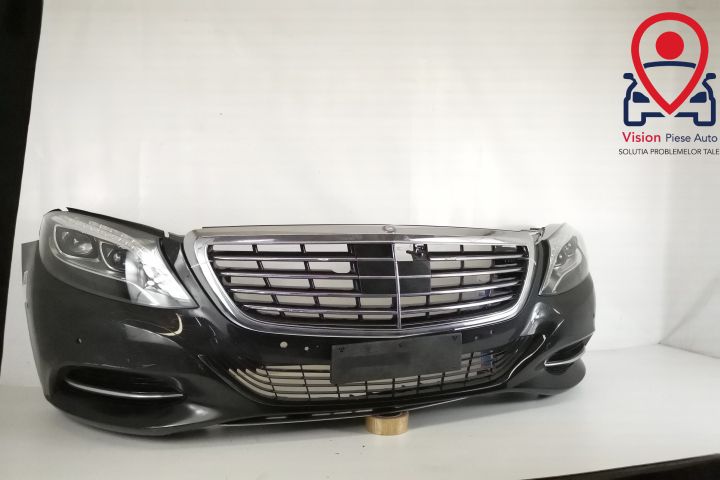 Оригинална Предна Броня Комплект с Оригинални Ляв и Десен Фар в Добро