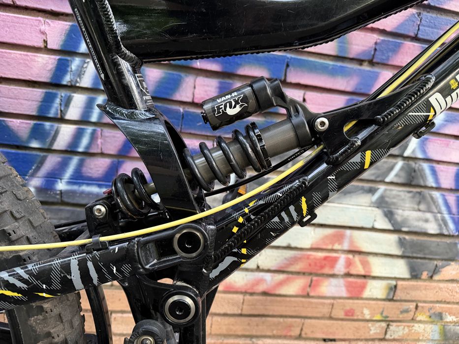 Bicicleta Mongoose Pink’r downhill gravity