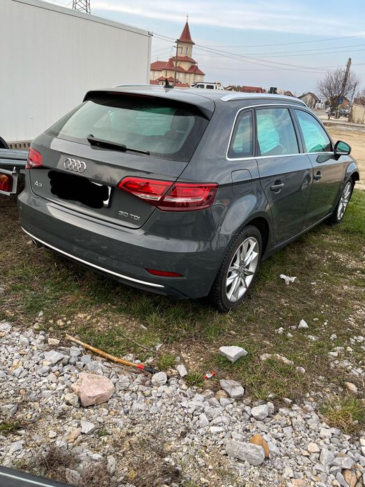Vând Audi A3 Sportback 2018 avariat fata –bun pentru piese sau reparat