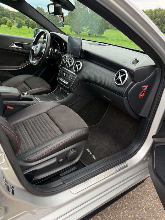 Mercedes Benz A180 AMG Line