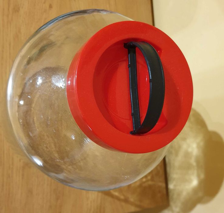 Стъклен буркан 8л нов